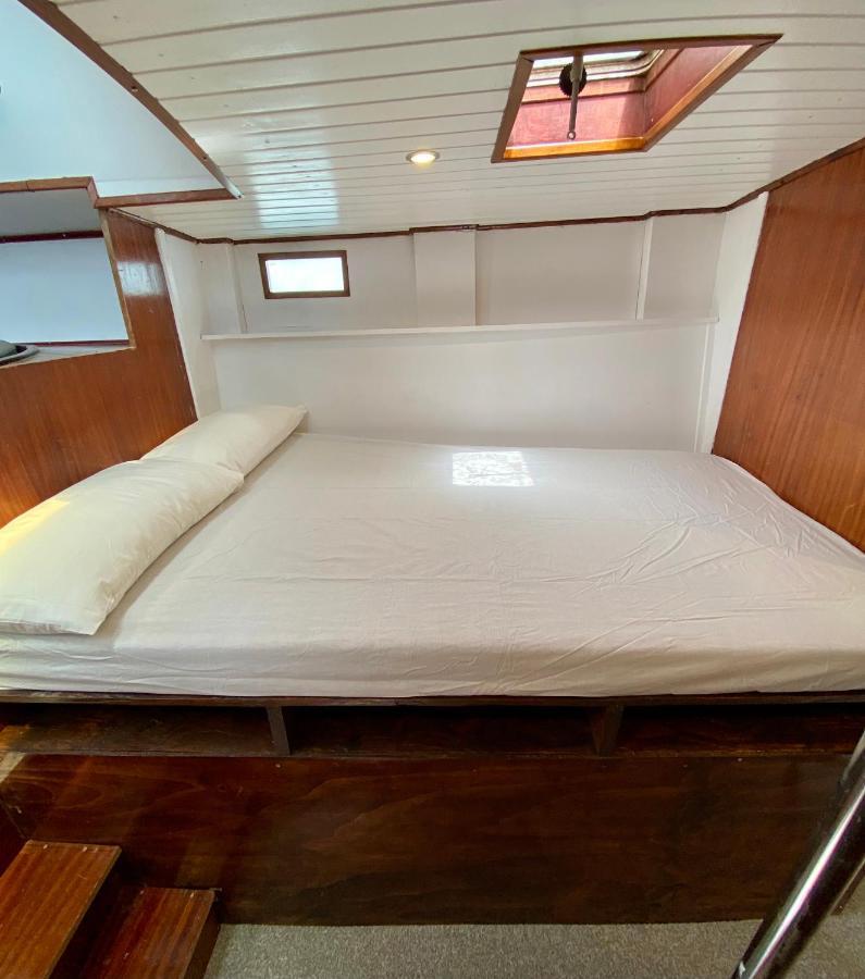 Hotel Fantastico Velero En Barcelona à Sant Adrià de Besòs Extérieur photo