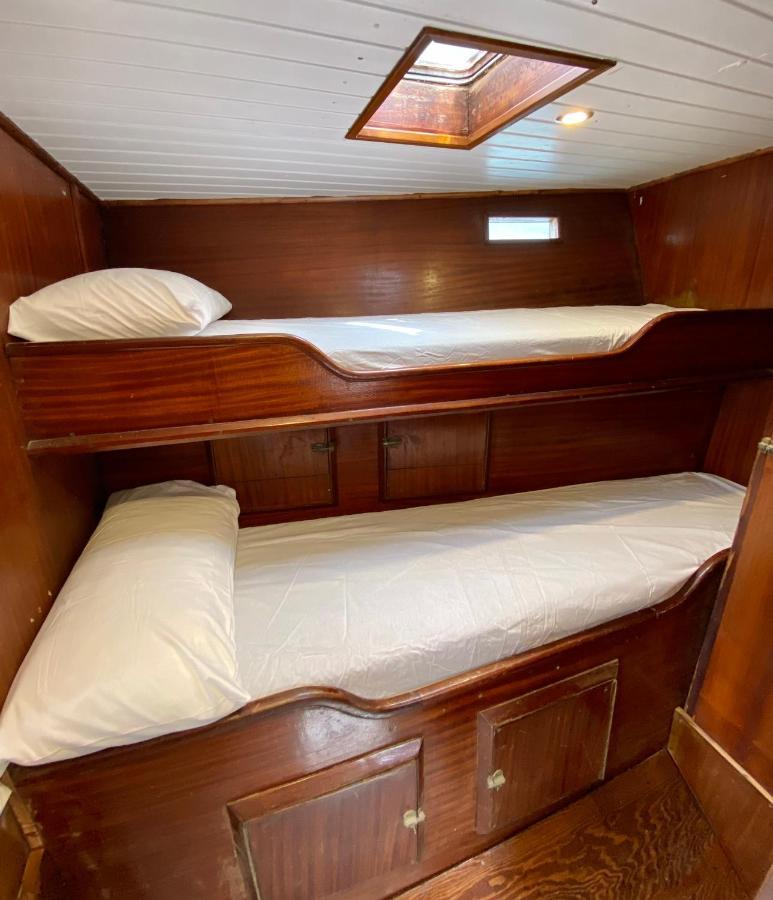 Hotel Fantastico Velero En Barcelona à Sant Adrià de Besòs Extérieur photo